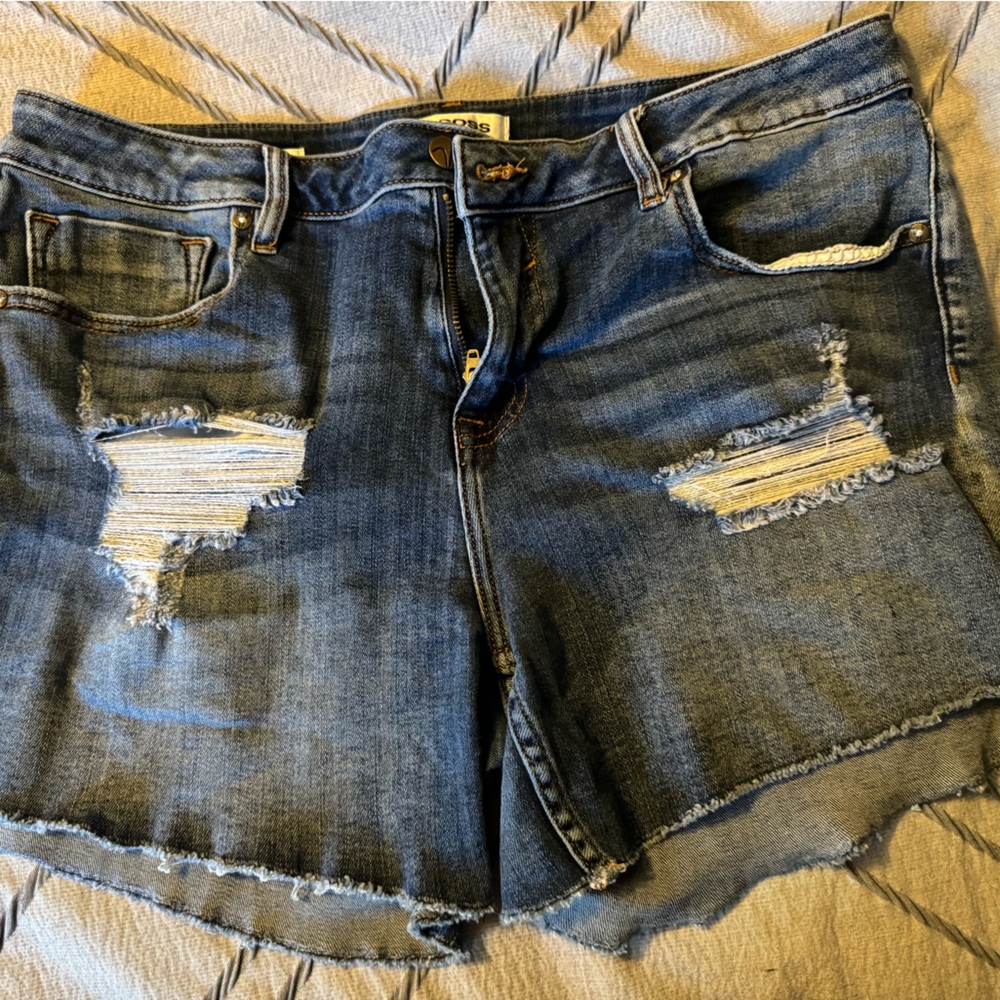 Vigoss mid rise Shorts